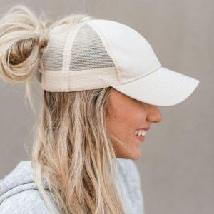BEIGE MESSY BUN BASEBALL CAP